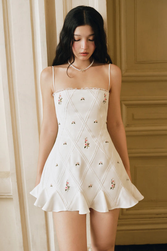Aveline in White