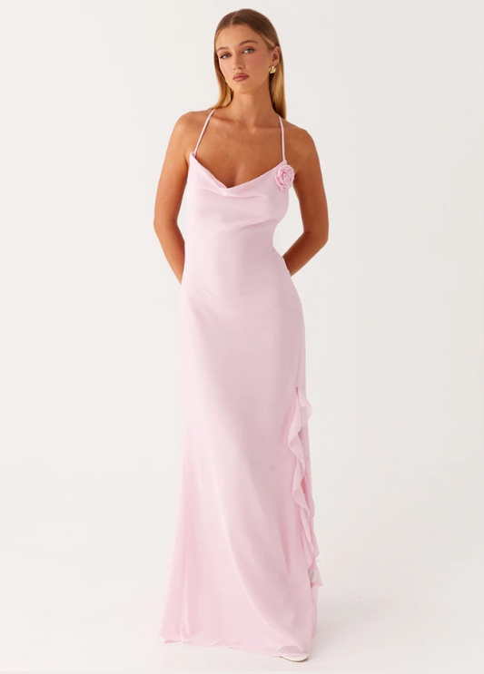 Nayla in Pink