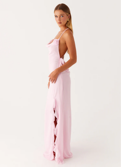 Nayla in Pink